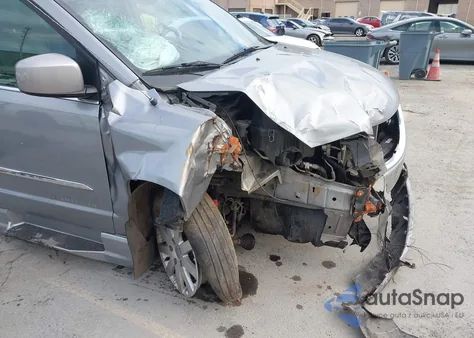 2015 Chrysler Town & Country Touring from USA, damaged, VIN 2C4RC1BG0FR673383